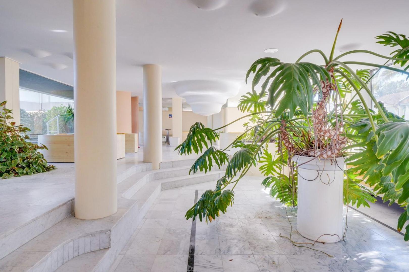 Avec Terrasse, Acces Pereire - Boulevard De L'ocean, Appartement *