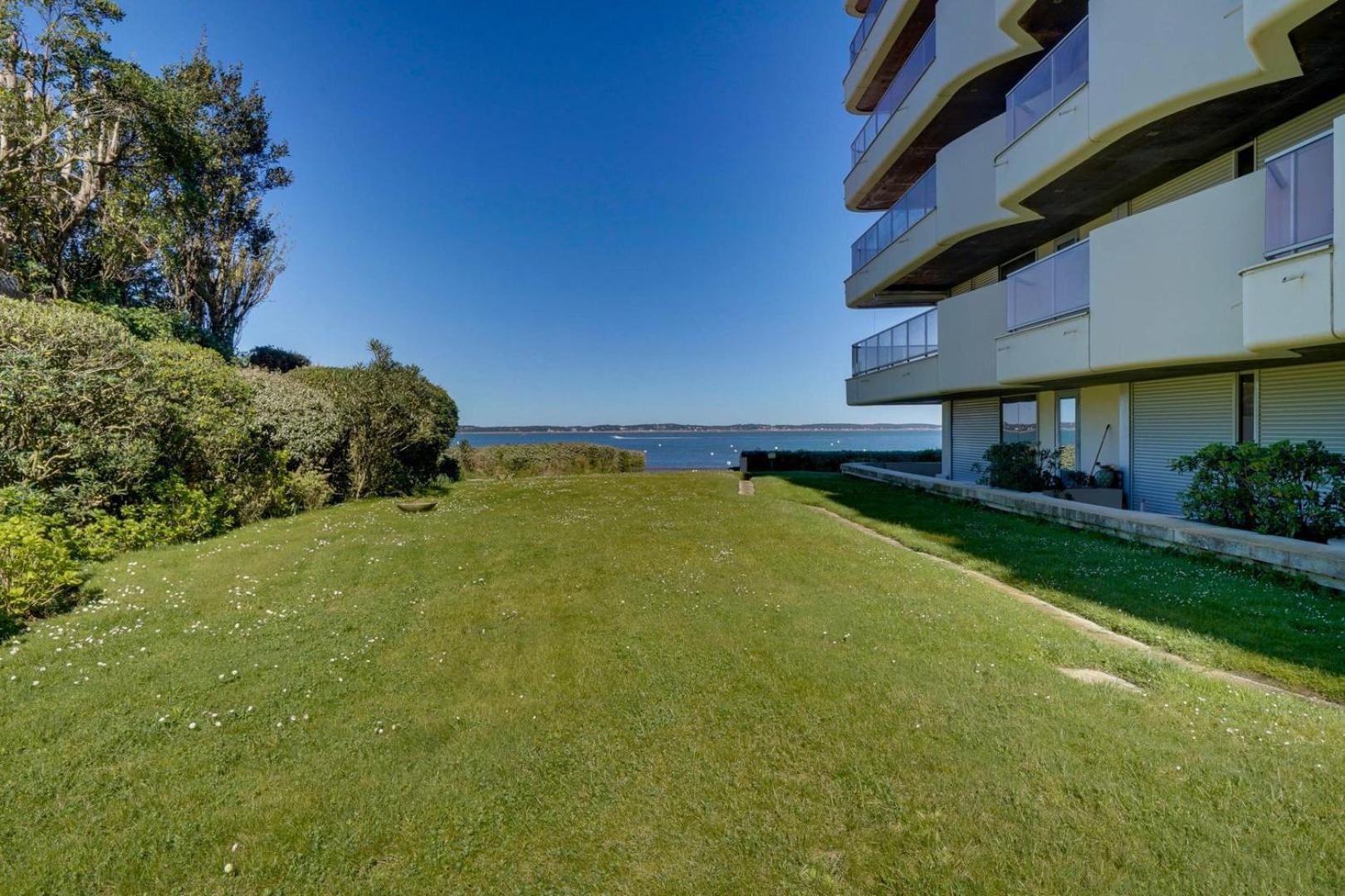 Avec Terrasse, Acces Pereire - Boulevard De L'ocean, Appartement