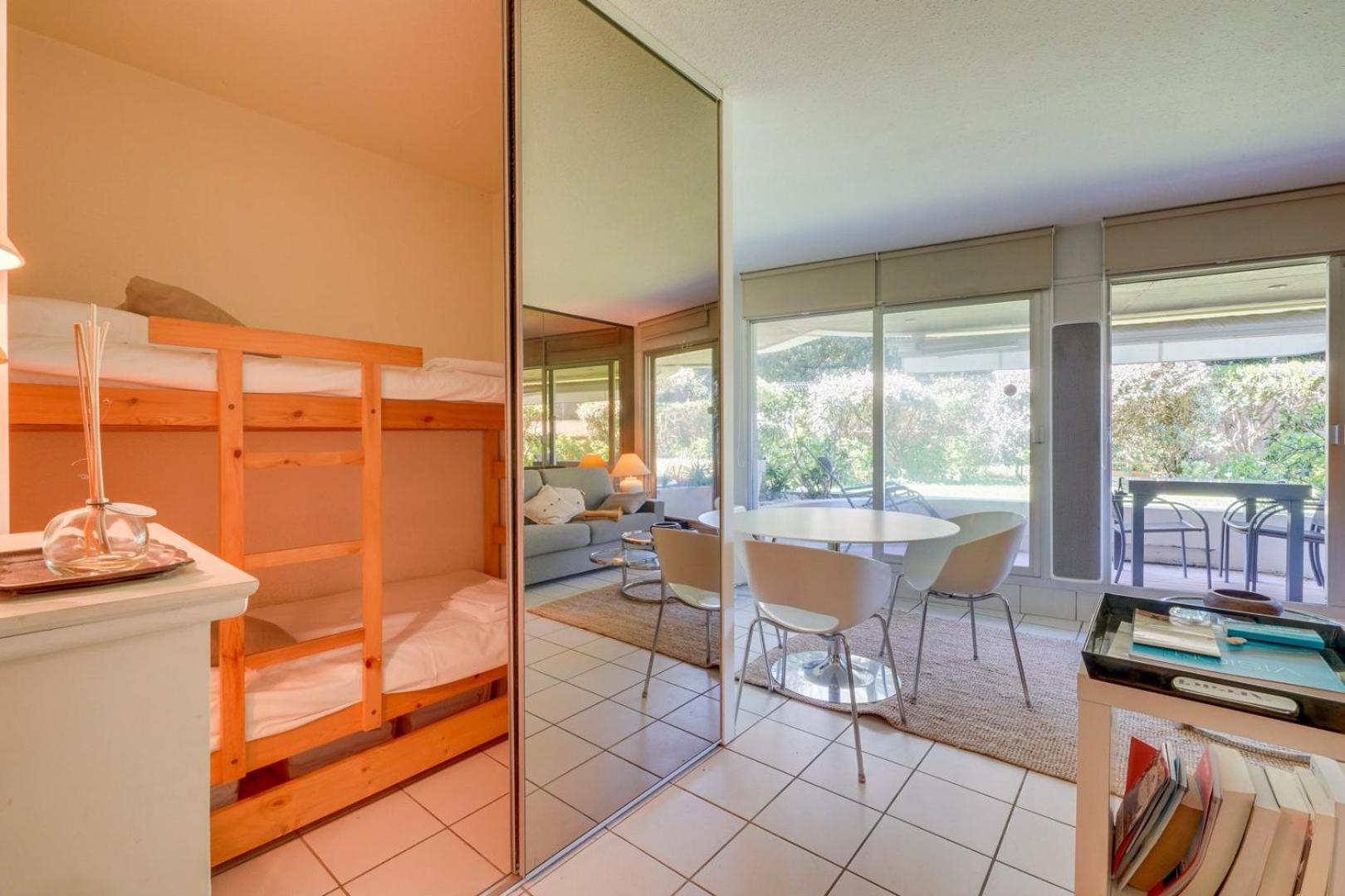 Appartement Avec Terrasse, Acces Pereire - Boulevard De L'ocean,